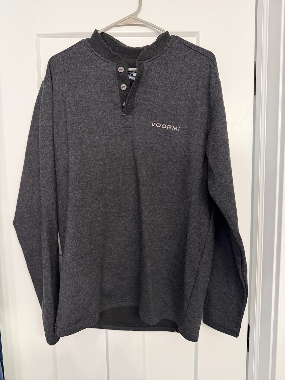 Voormi Men's Charcoal Henley Pullover
